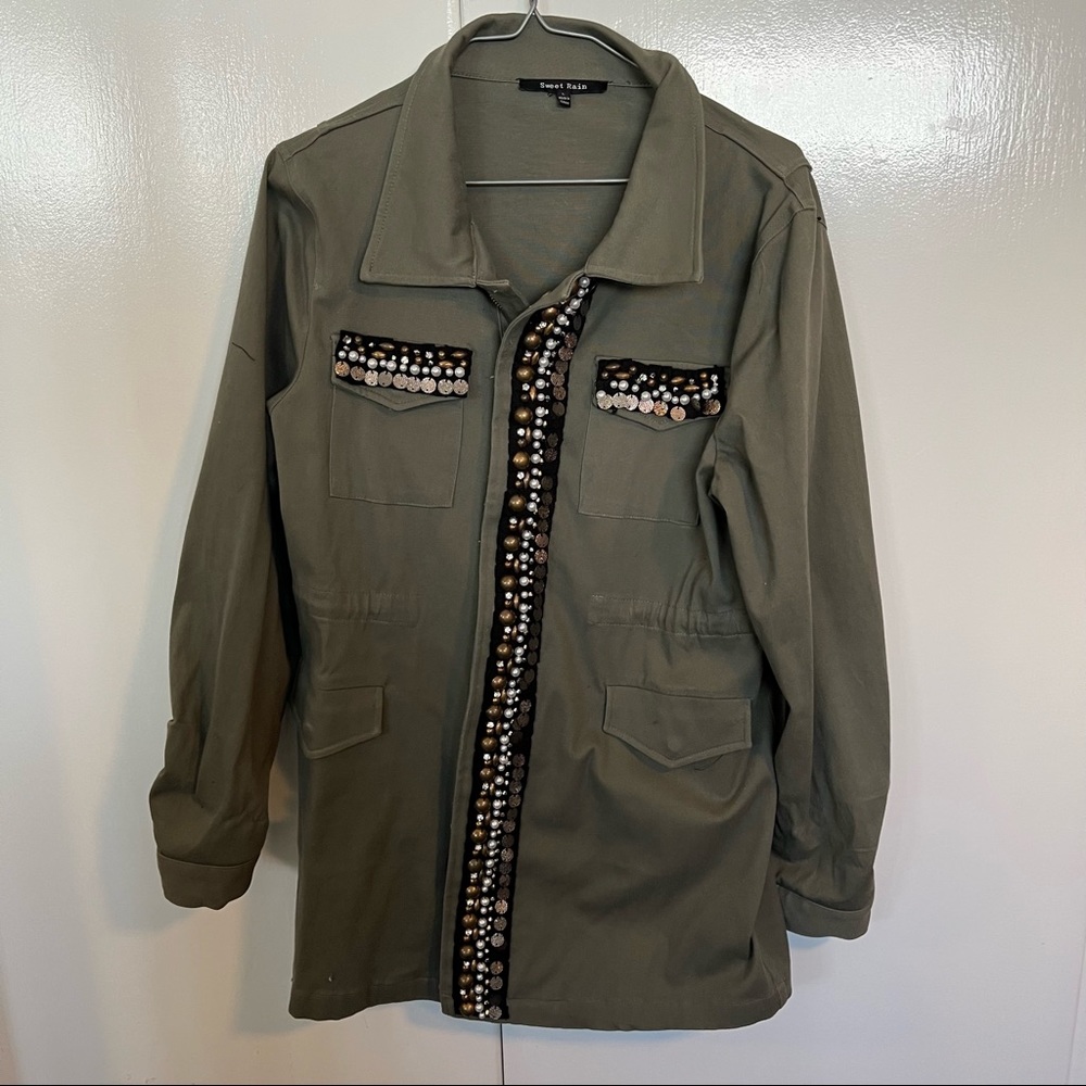 Brand: Sweet Rain size:  Large color Military  Green with bead detail